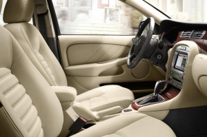 1342185075_zamena-obshivki-salona